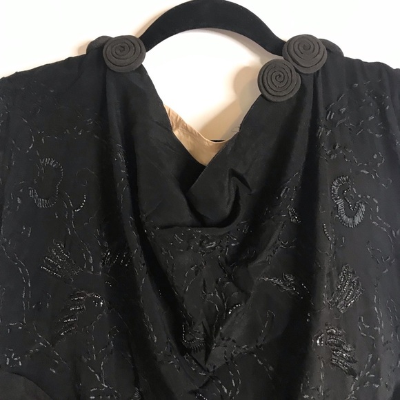 Vintage 1920s Black Silk Crepe Flapper Dress with Beaded Bird Design - Picture 4 of 16